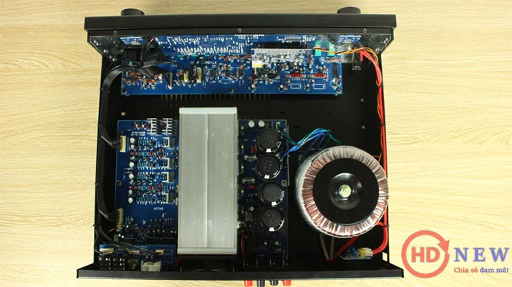 Vang liền công suất CARD KTV-980 - Hơn cả một chiếc amply | HDnew - Chia sẻ đam mê Vang liền công suất CARD KTV-980 - Hơn cả một chiếc amply | HDnew - Chia sẻ đam mê
