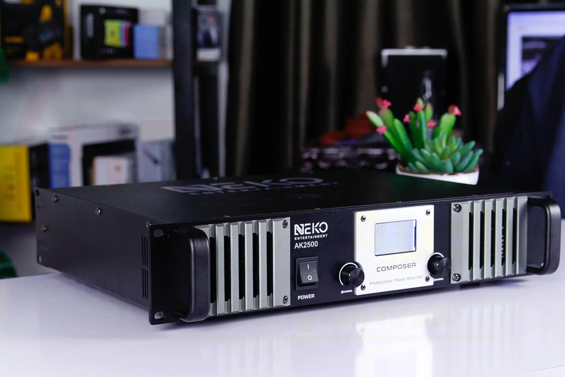 Cục đẩy công suất NEKO AK2500 công suất lớn 500W mỗi kênh | HDnew - Chia sẻ đam mê